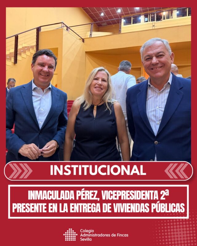 🏠 La Vicepresidenta 2ª del CAF Sevilla, Inmaculada Pérez, ha acudido a la entrega de llaves de 32 viviendas públicas de @emvisesa: 16 en el Residencial Torre Augusta y otras 16 en el Residencial Torre Rosario.

🤝 Un acto que ha contado con la presencia del alcalde de Sevilla, @jlsanzalcalde y @jdelarosa100, delegado de urbanismo del @ayto_sevilla.

📍 Desde el CAF Sevilla queremos seguir acompañando y participando en iniciativas que contribuyan a ampliar el parque de vivienda pública y a facilitar su acceso para más sevillanos y sevillanas.